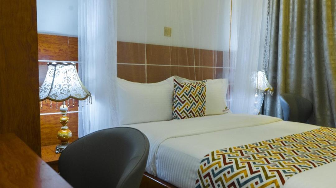 Hotel Ambrosia Heights Entebbe Exterior foto