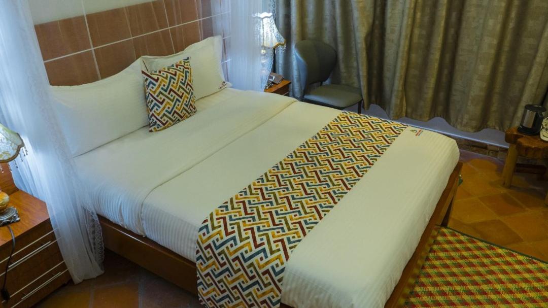 Hotel Ambrosia Heights Entebbe Exterior foto